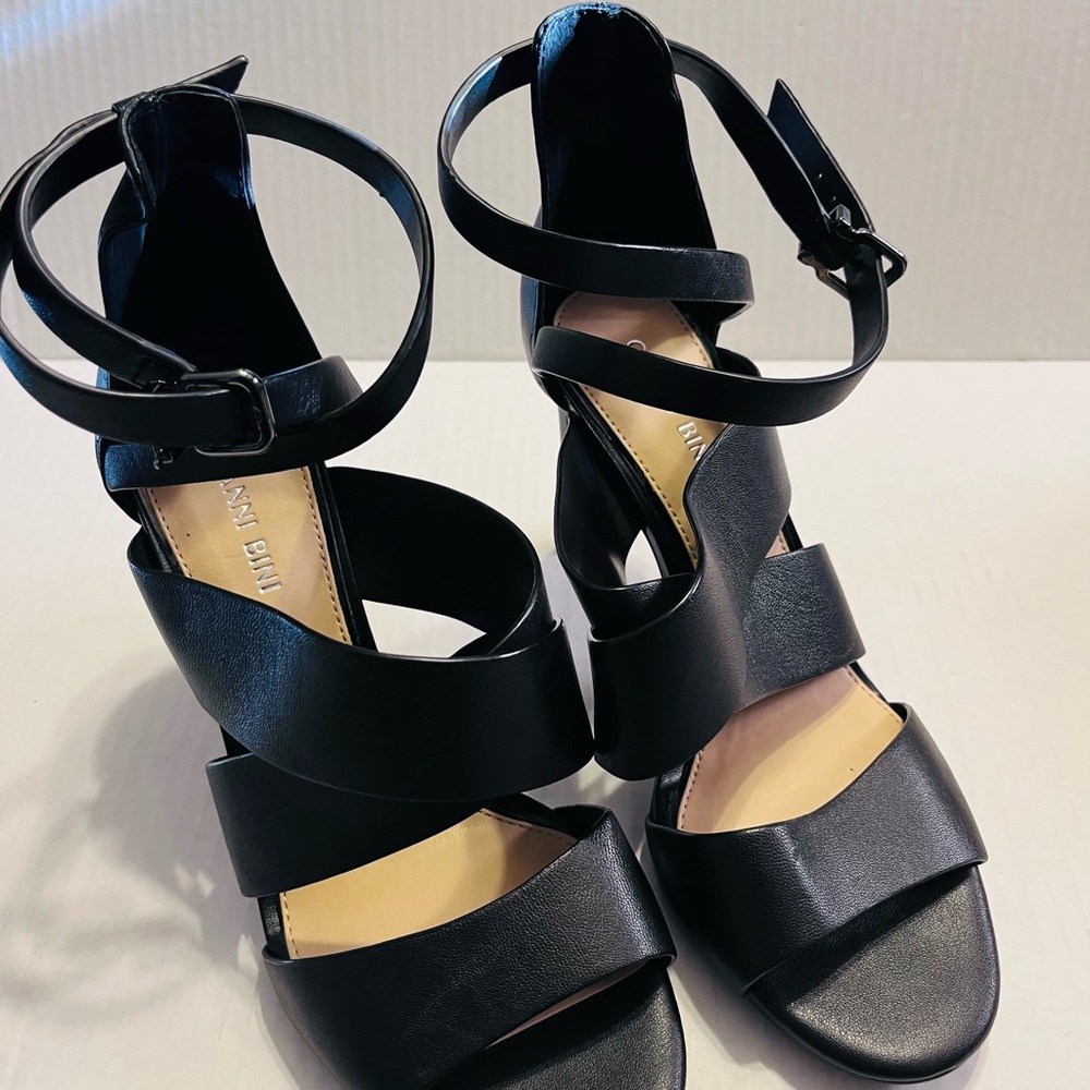 Gianni Bini black heels 8.5 - Picture 2 of 8